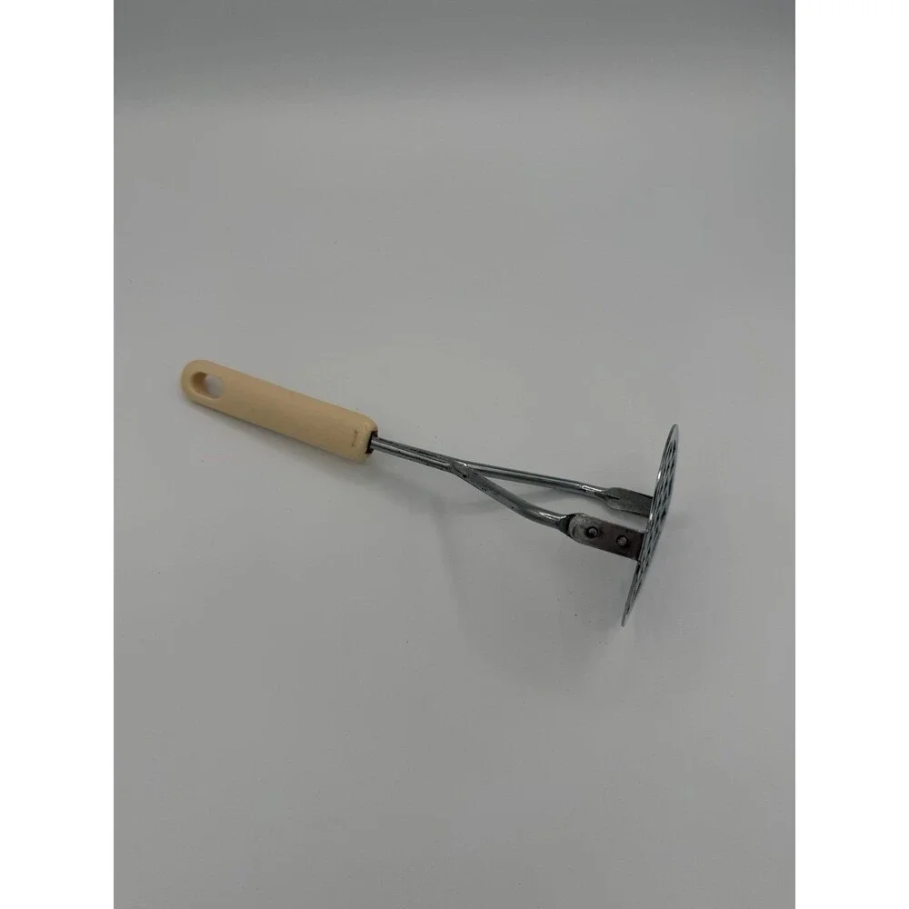 Vintage Potato Masher Grid Style Cream Handle Kitchen Utensil Made in China
